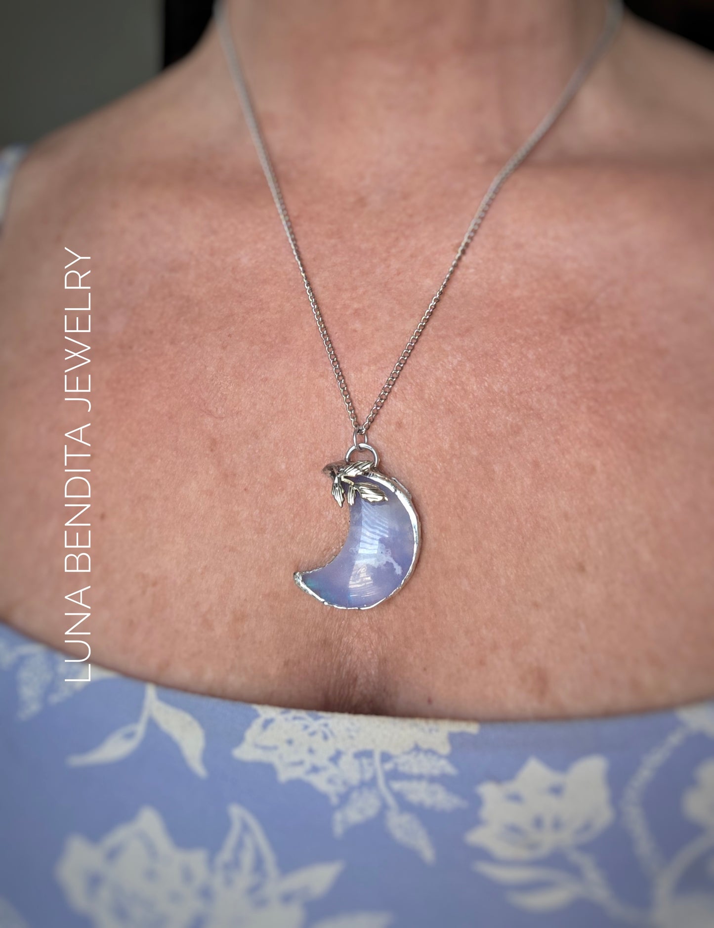 Aroura Sky Agate Moon Pendant