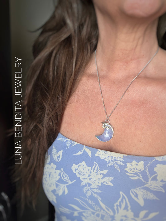 Aroura Sky Agate Moon Pendant