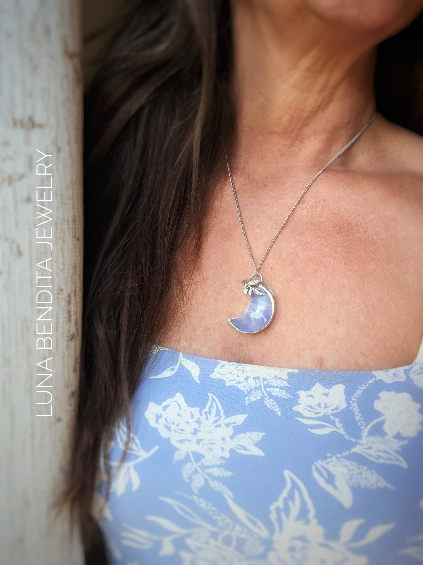 Aroura Sky Agate Moon Pendant