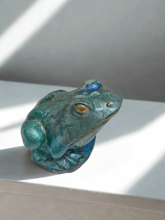 Resin decorative Frog