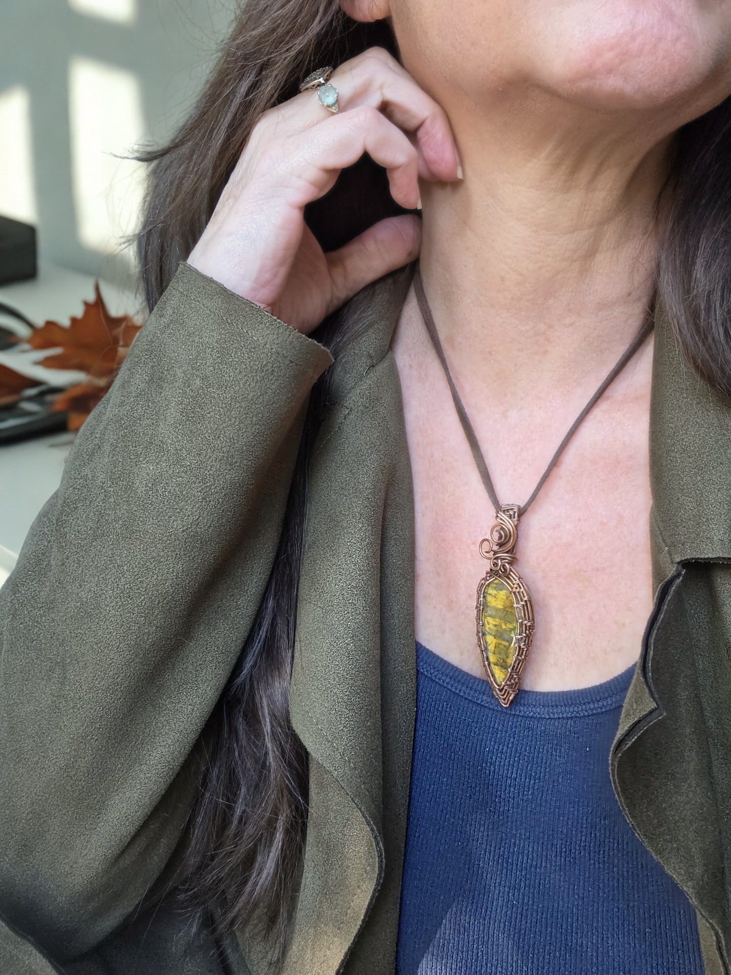 Nellite Wire woven pendant